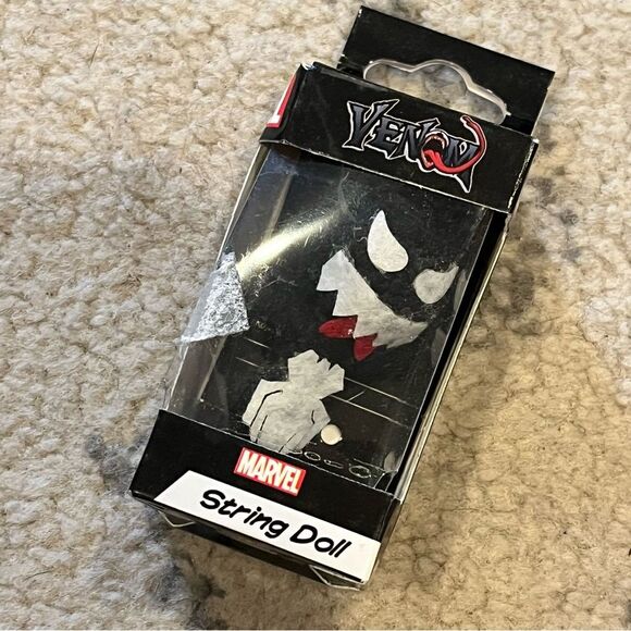 NIB Marvel Comics VENOM STRING DOLL Voodoo Doll Keychain - Picture 1 of 5